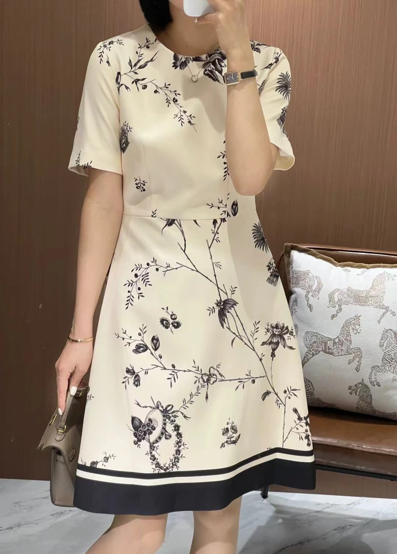 WANTHAT/凡黛卡立领印花百搭宽松长袖连衣裙2502180002