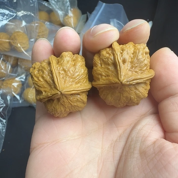文玩核桃把件10号三花聚顶38尺微瑕