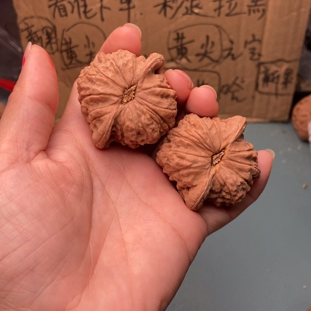 刘***9吊坠文玩核桃血麒麟49