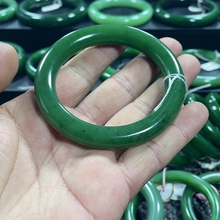 和田玉（碧玉）未镶嵌手镯