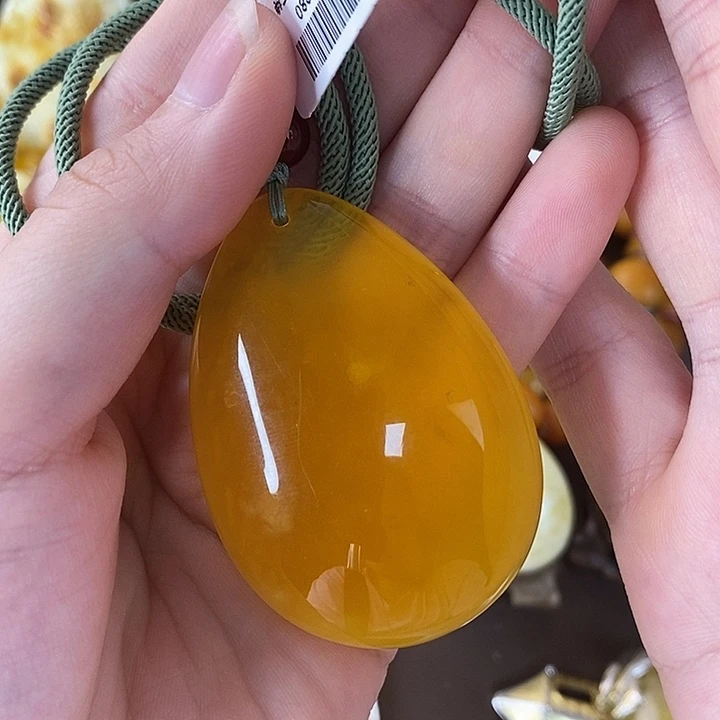 蜜蜡未镶嵌珠宝奇石