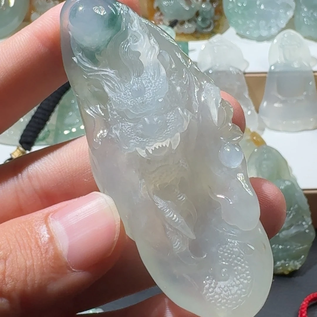 翡翠未镶嵌挂件龙