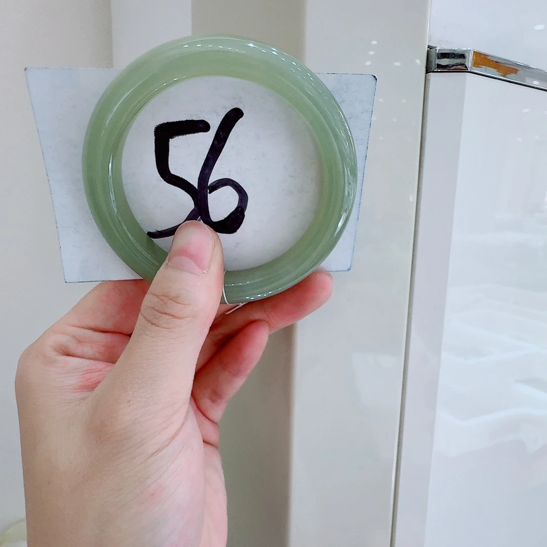 小***。和田玉未镶嵌手镯175