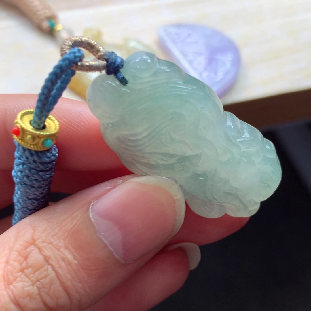 翡翠未镶嵌颈饰吊坠