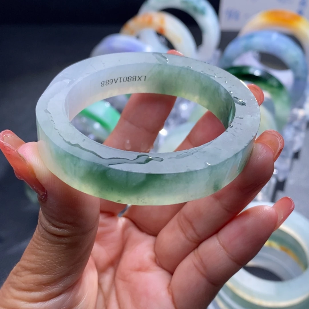 定制翡翠未镶嵌翡翠手镯