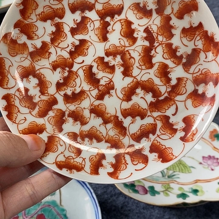 鹿***。粉彩盘子，粉彩盘子