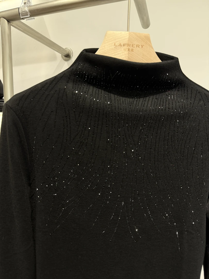 【年货节】时尚百搭半高领亮钻小衫