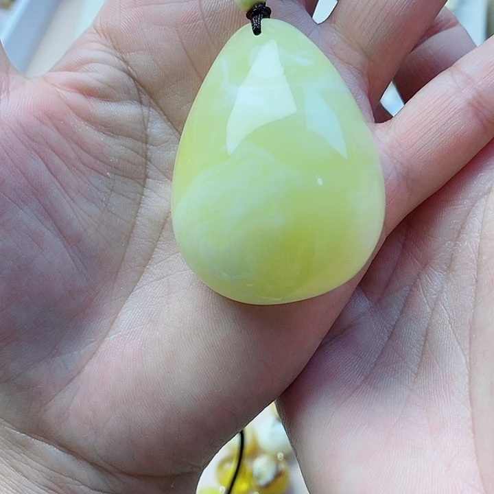 未镶嵌颈饰琥珀蜜蜡吊坠