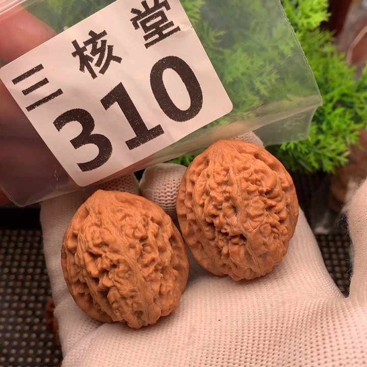 文玩核桃吊坠牡丹纹36