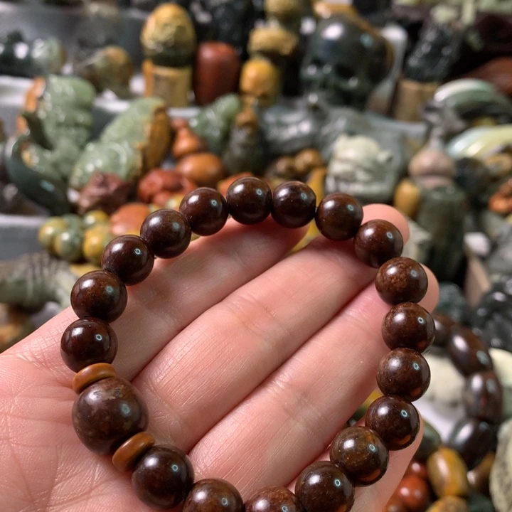 未镶嵌岫岩河磨玉（透闪石质玉）把件