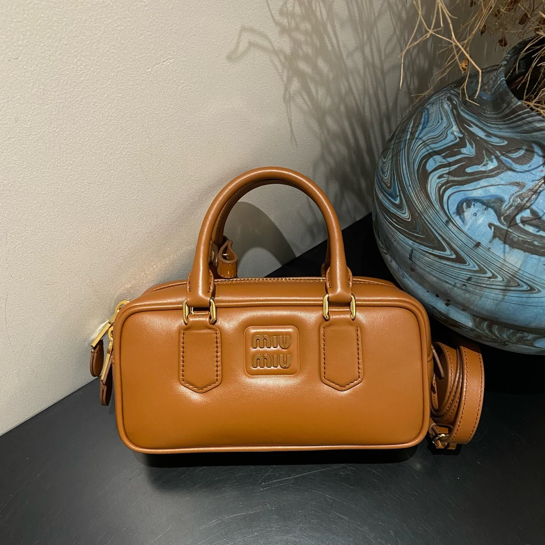 95新 MIU MIU/缪缪 miumiu保龄球 手提斜挎包