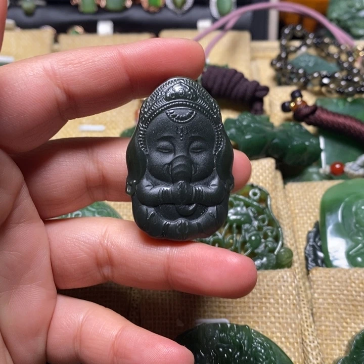 和田玉未镶嵌颈饰