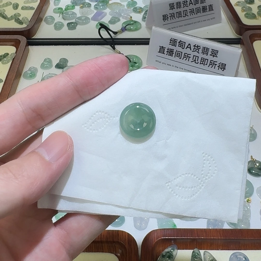 翡翠未镶嵌颈饰扣子