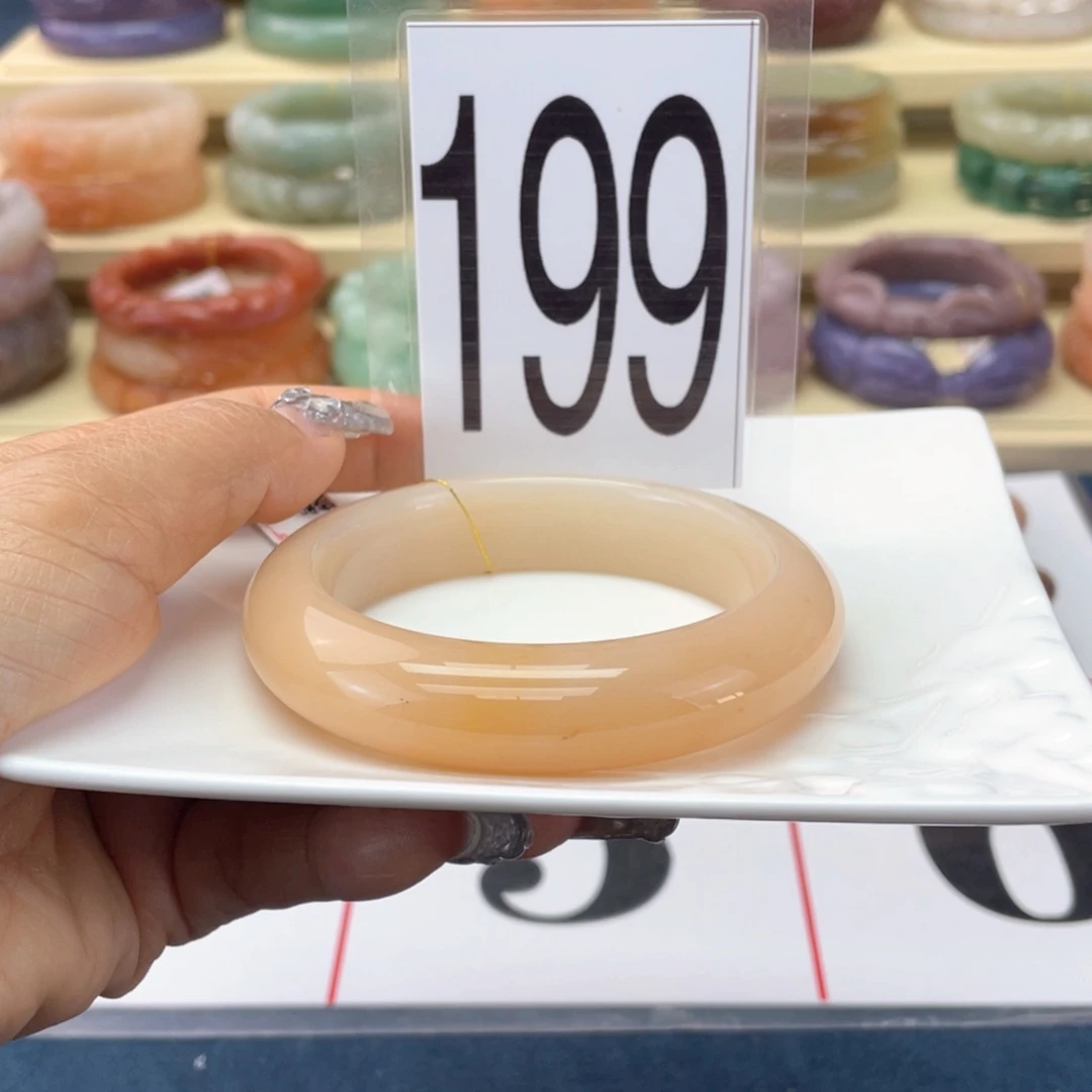 石英质玉未镶嵌手镯