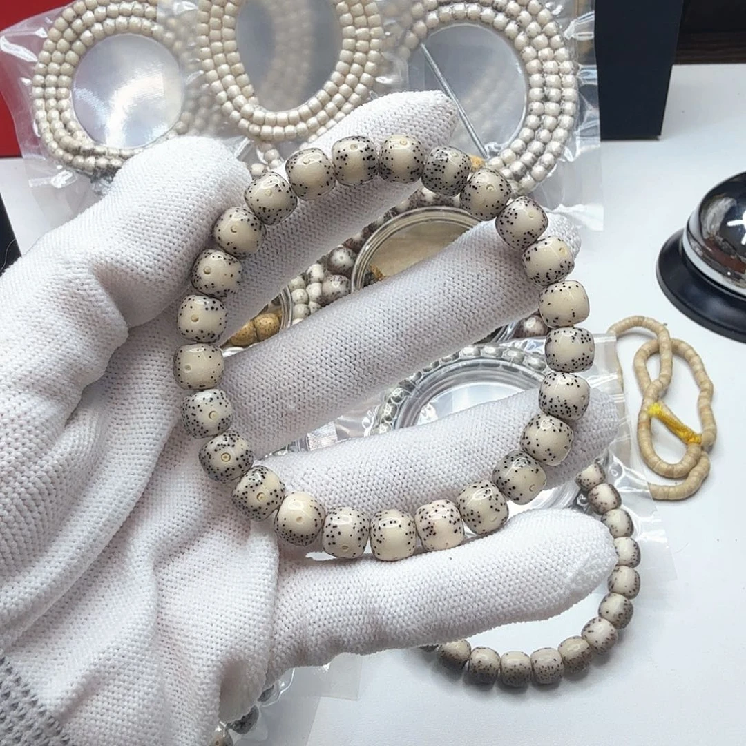 星月菩提吊坠3骨瓷白一线天9左右