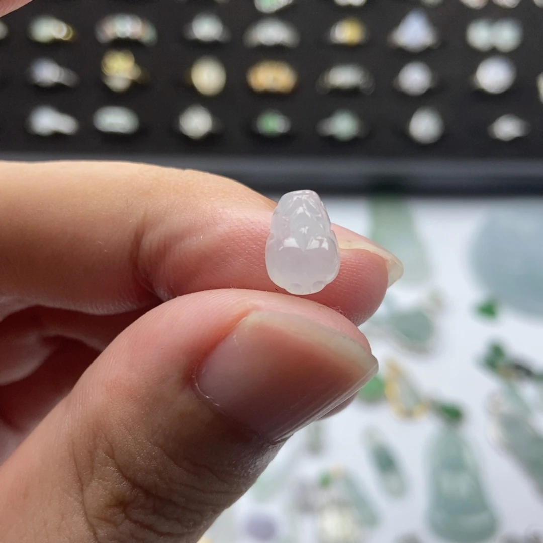 翡翠未镶嵌颈饰000000008