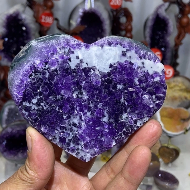 紫晶未镶嵌大型摆件（非配饰）