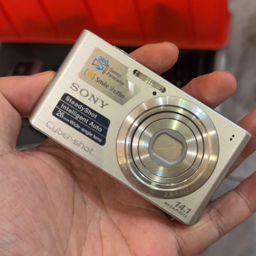 99新 Sony/索尼 99成新1410万像素出片奶油肌C相机