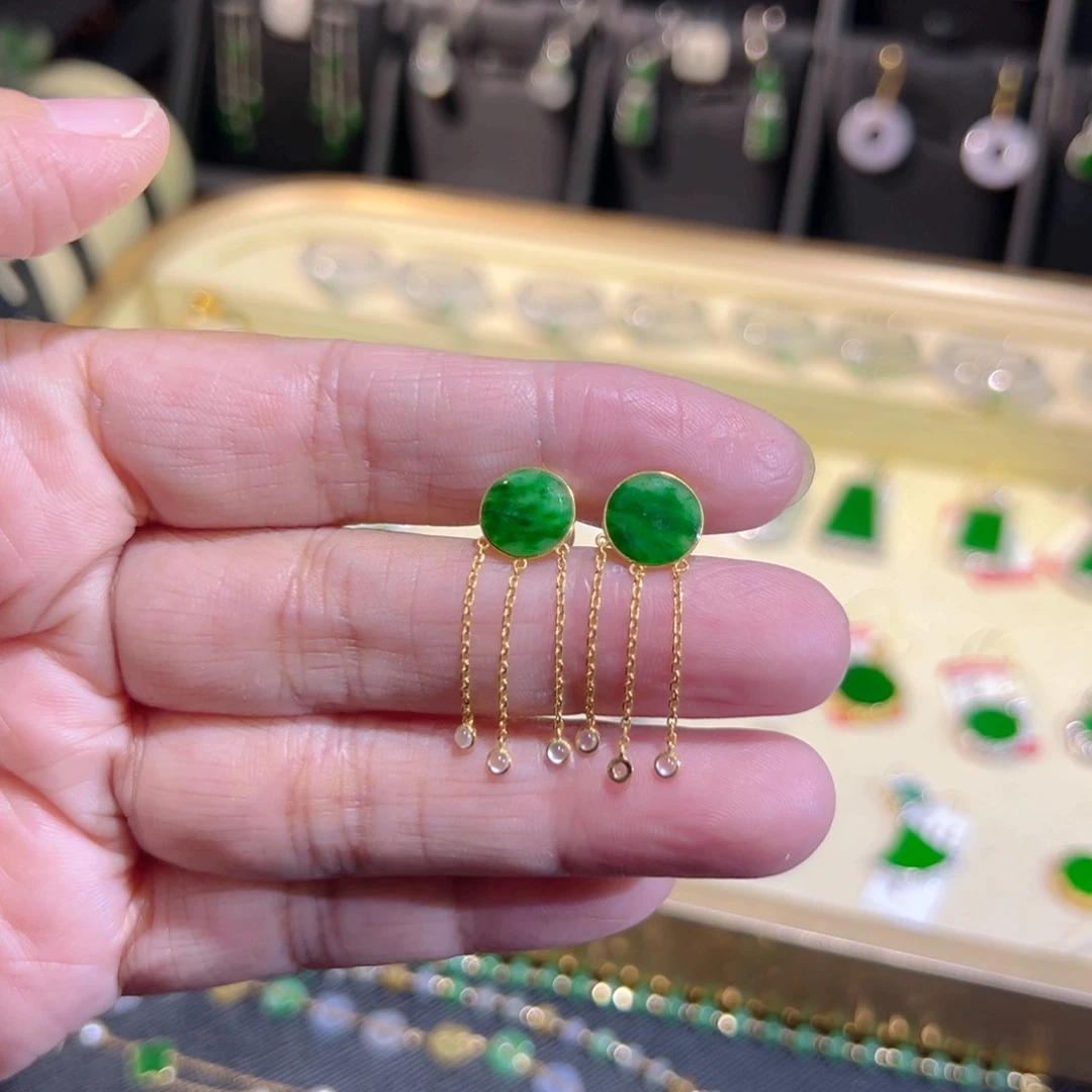 翡翠18K金镶嵌颈饰耳钉