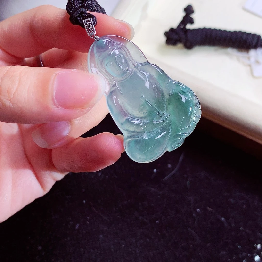 颈饰18K金镶嵌翡翠
