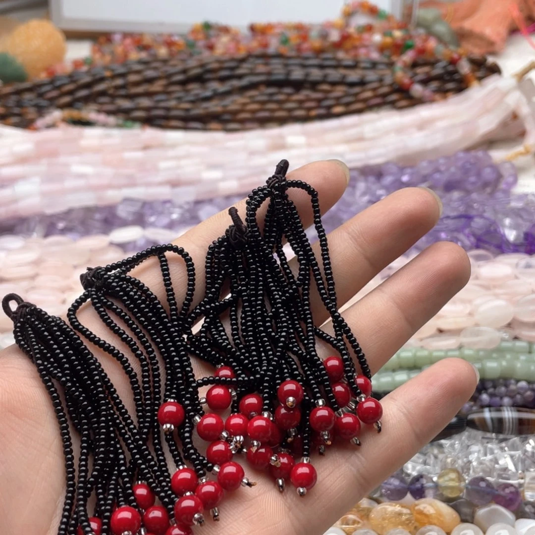 玛瑙/玉髓未镶嵌珠宝半成品一个装黑玛瑙红精灵流苏