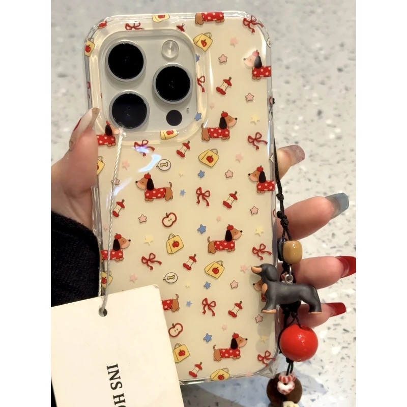 米黄底红衣爱心腊肠狗适用ihone16promax苹果15pro手机壳14新款13
