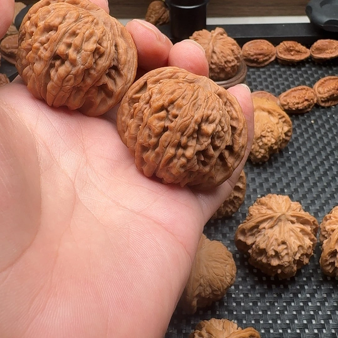 Y***r文玩核桃吊坠四座楼
