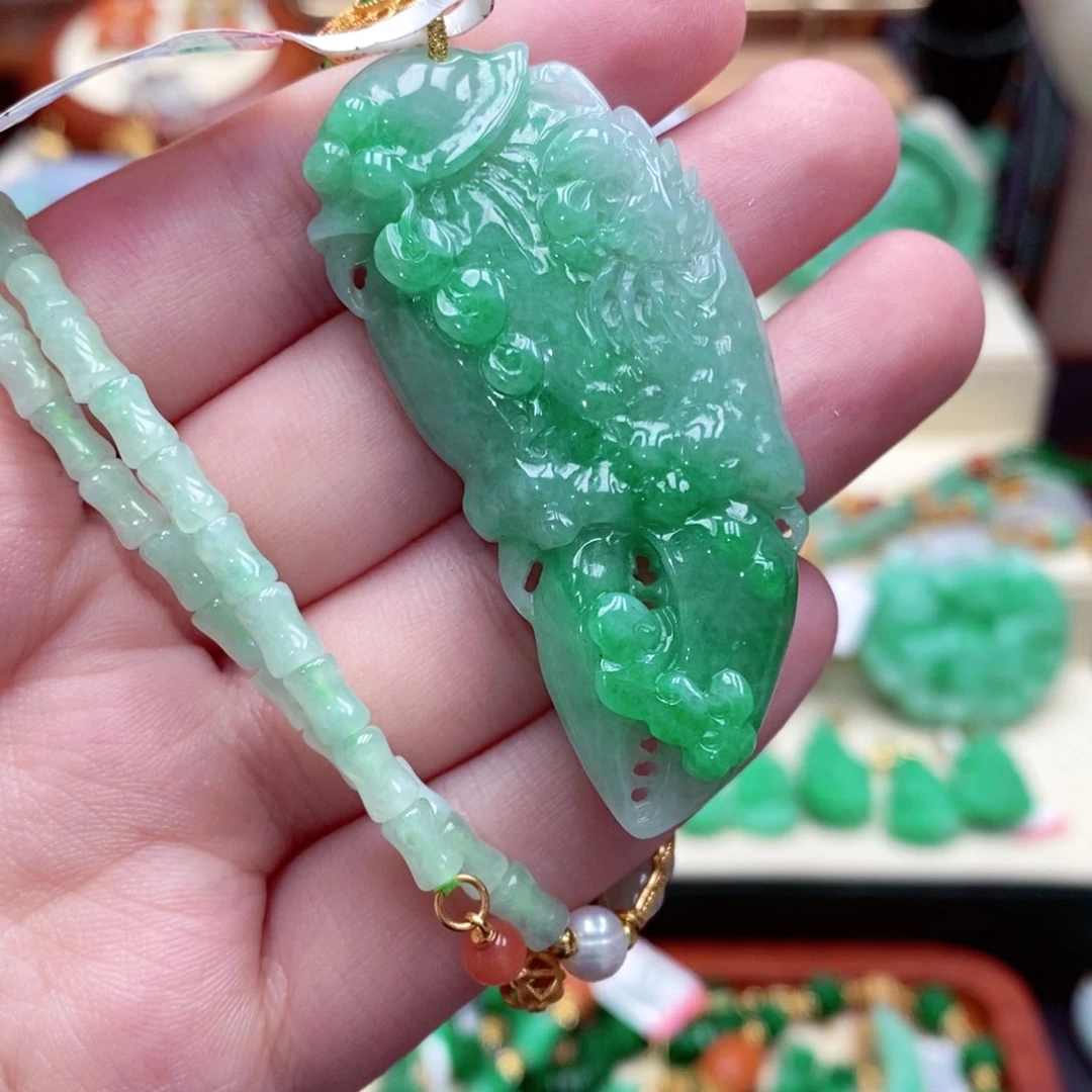 颈饰未镶嵌翡翠翡翠