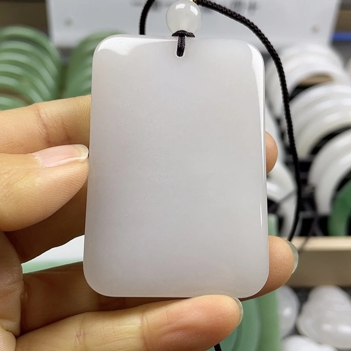 石英质玉（金丝玉）未镶嵌颈饰