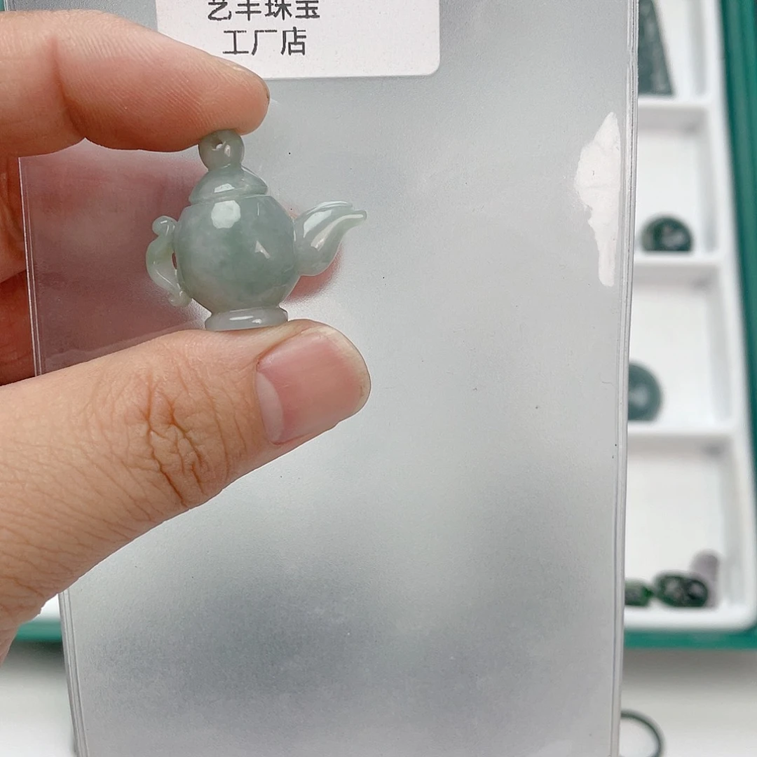 翡翠未镶嵌颈饰2号