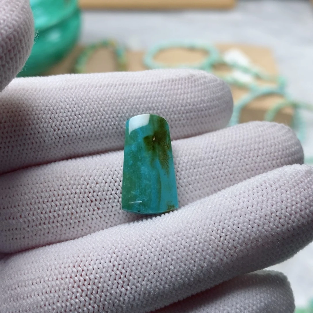 绿松石颈饰未镶嵌