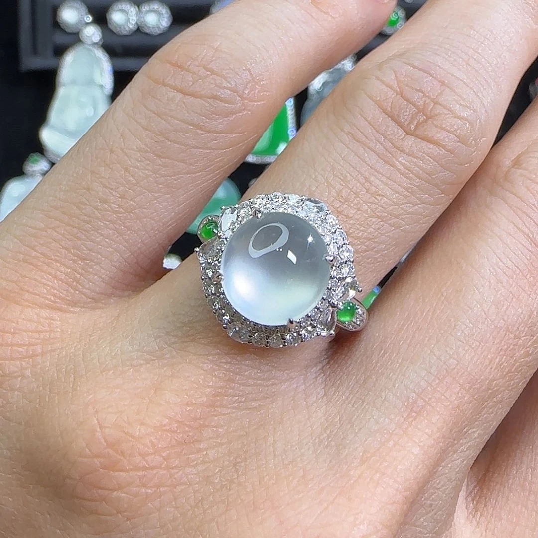 18K金镶嵌戒指翡翠天然翡翠