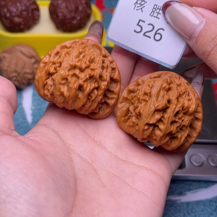 文玩核桃把件三角白43.526