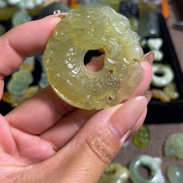 蛇纹石玉合金颈饰