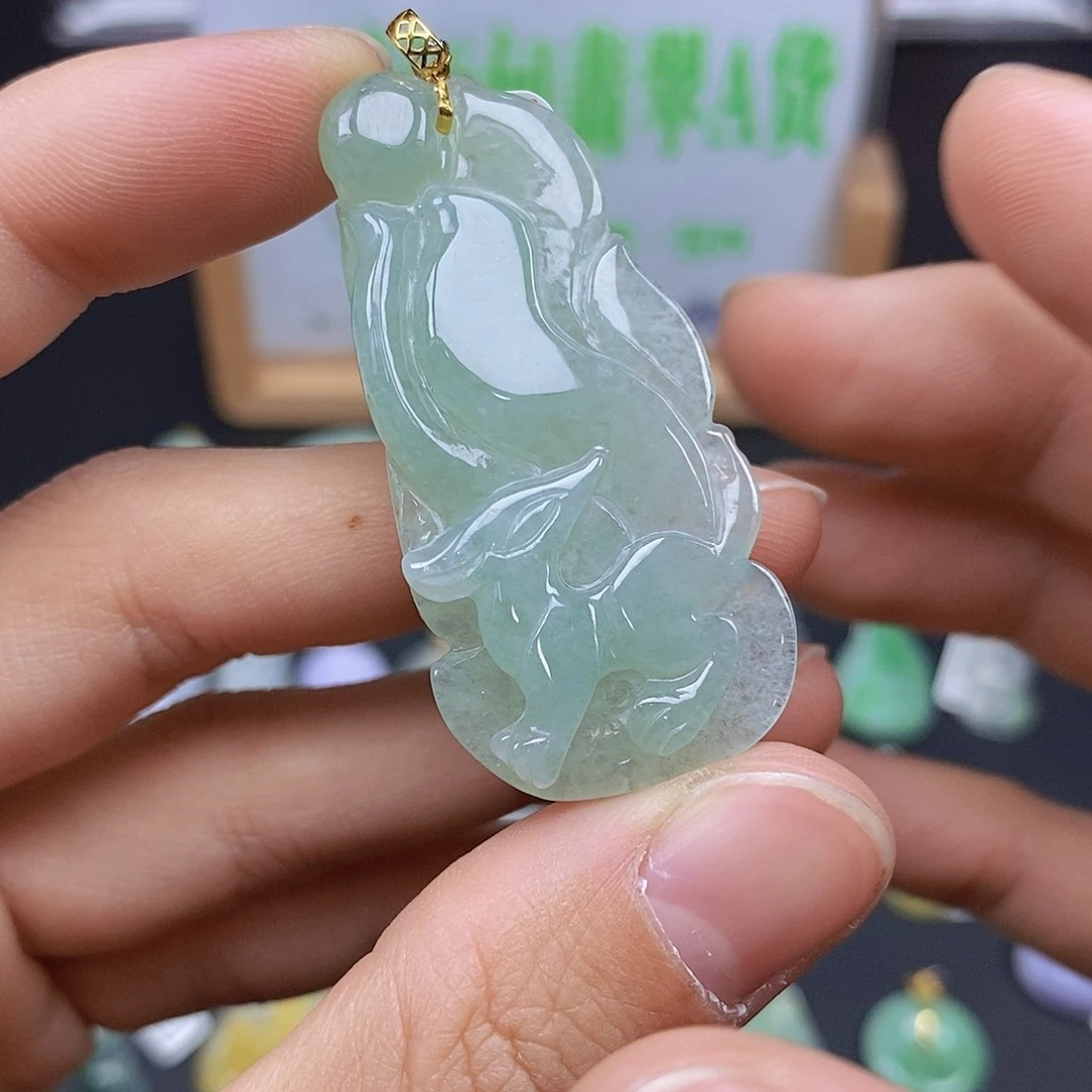 翡翠颈饰18K金镶嵌翡翠