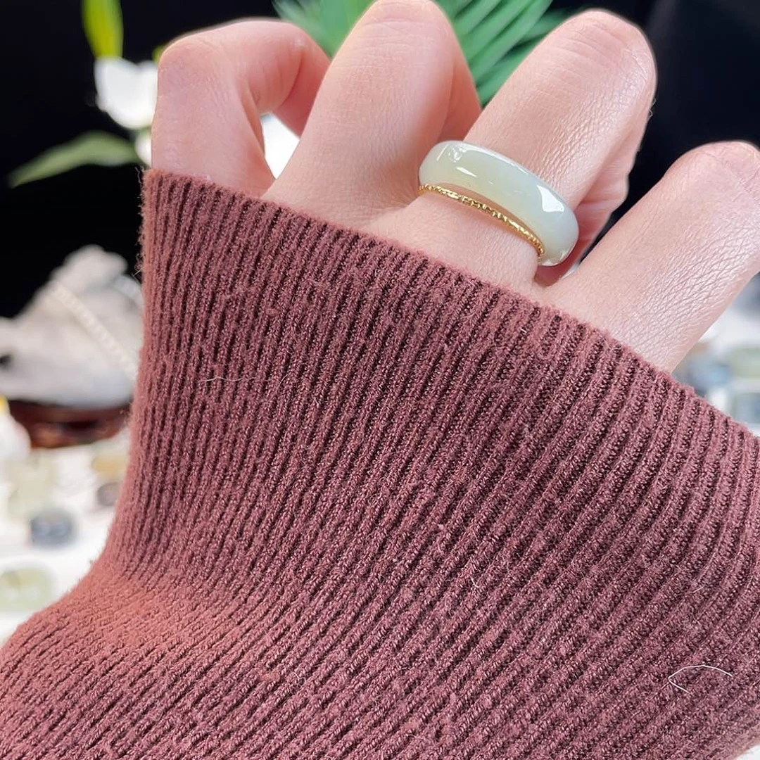 和田玉未镶嵌戒指E154蜂蜜水泥鳅背17.9