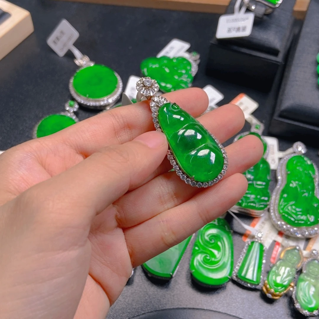 翡翠未镶嵌吊坠(不含链)