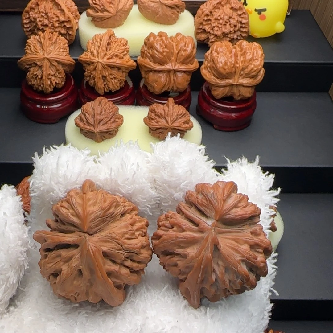 文玩核桃把件宫灯牛角47