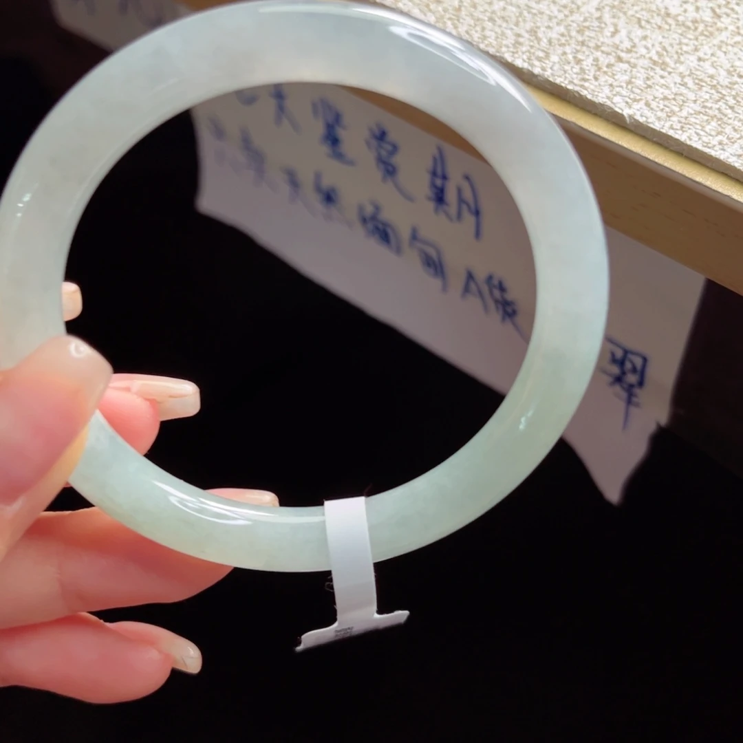 未镶嵌手镯翡翠手镯