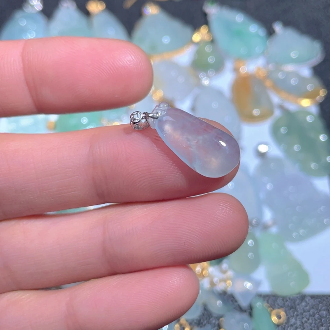 翡翠颈饰18K金镶嵌翡翠