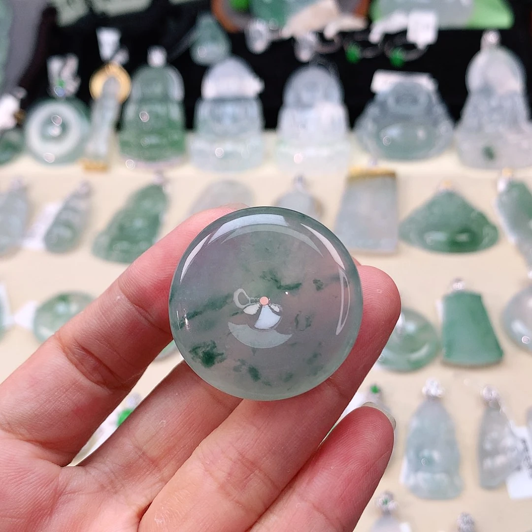 翡翠未镶嵌颈饰平安扣
