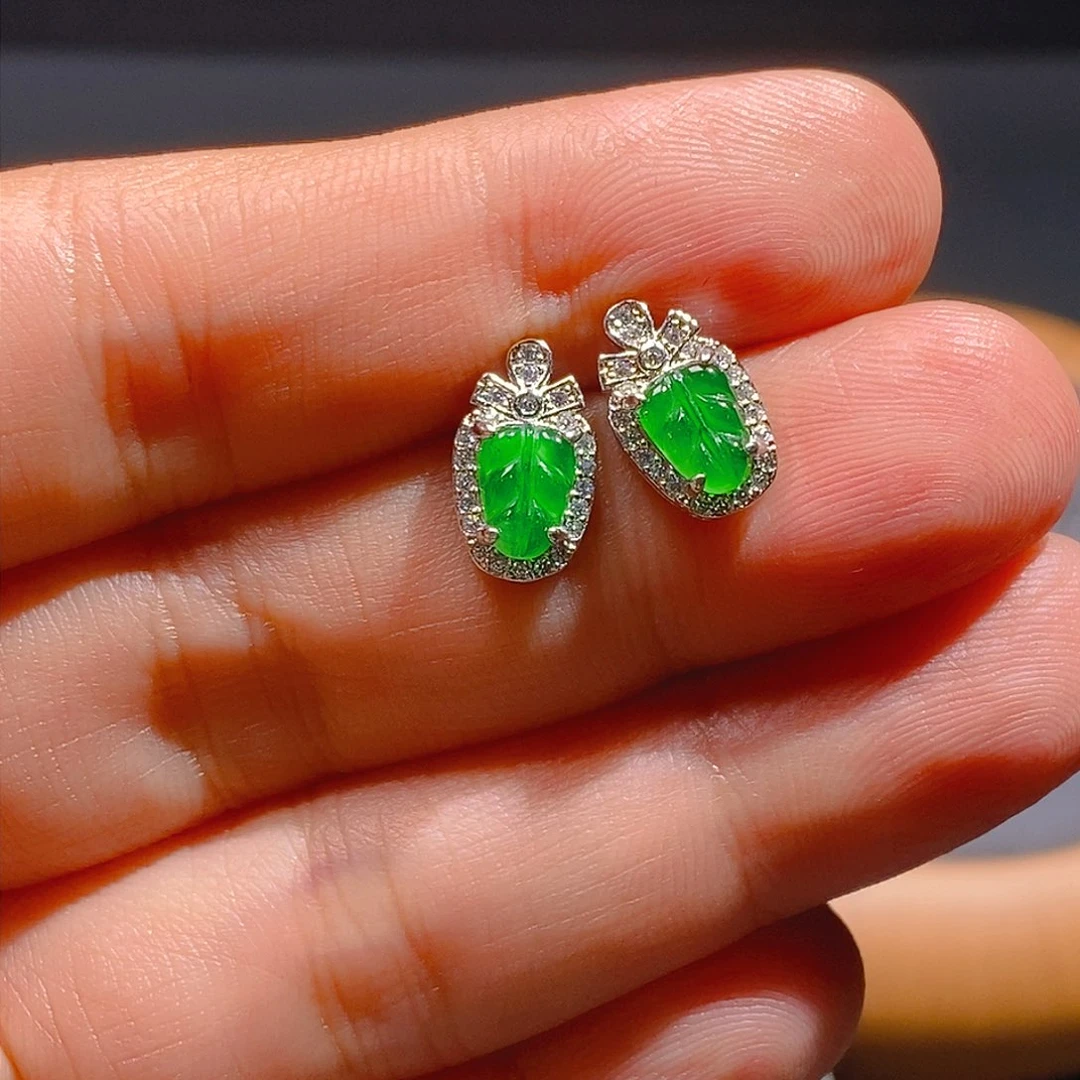 翡翠耳饰未镶嵌