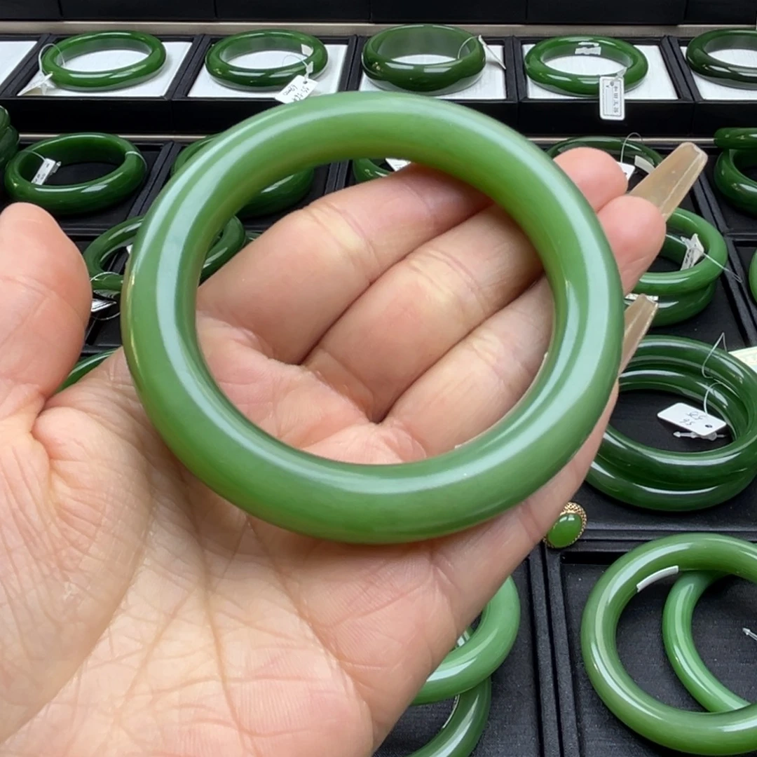 路****和田玉（碧玉）未镶嵌手镯