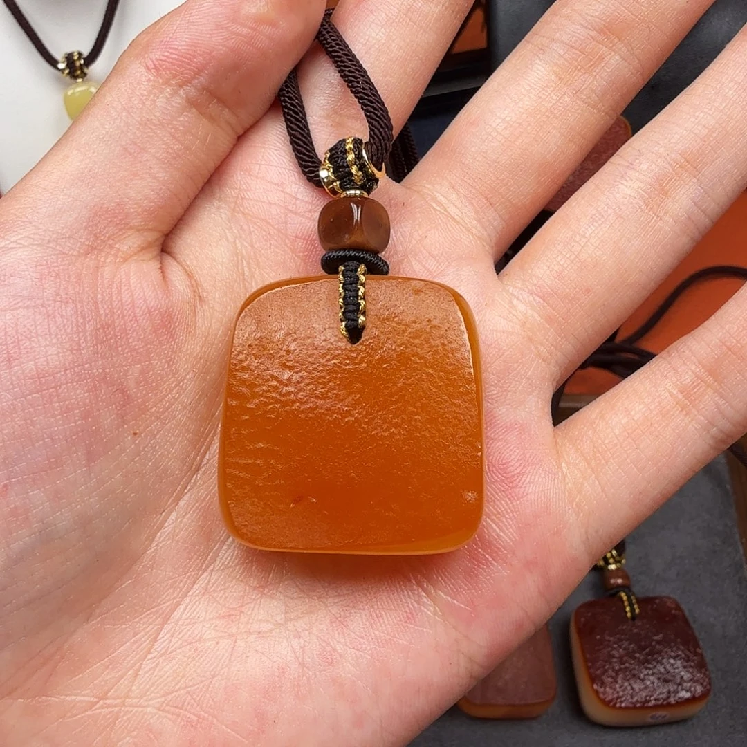 蜜蜡未镶嵌吊坠(赠链)