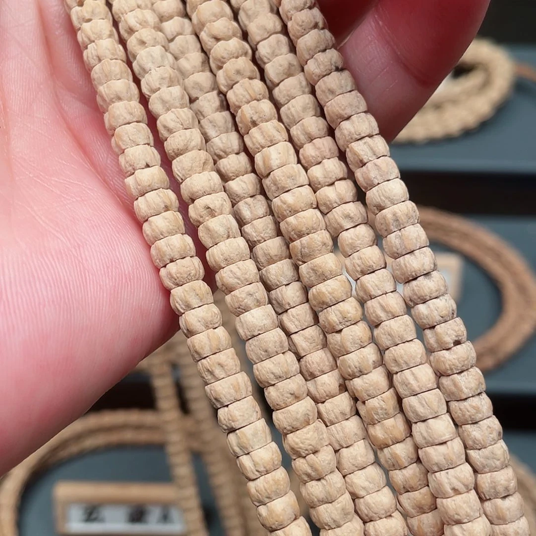 吊坠柏香籽/百香籽奶油皮精工药片