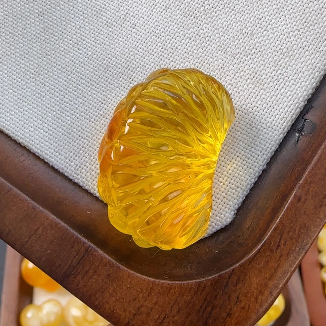 琥珀未镶嵌珠宝奇石