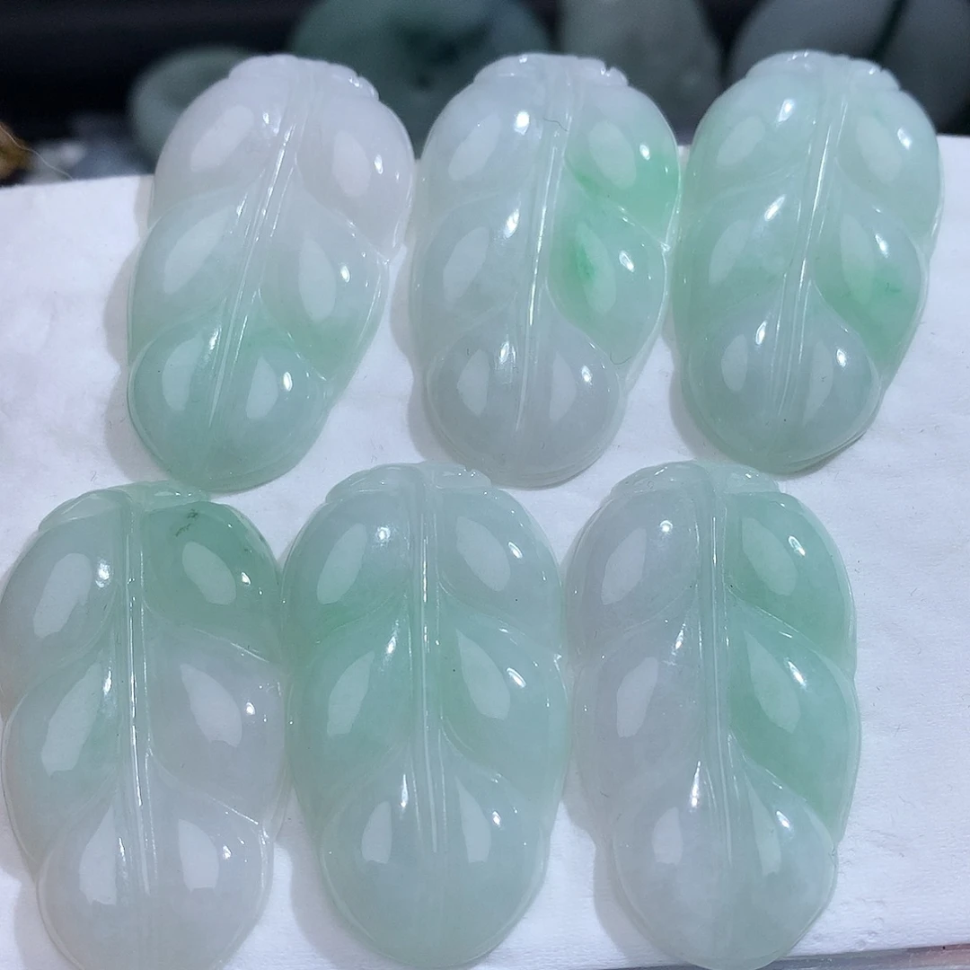 翡翠未镶嵌颈饰发1个