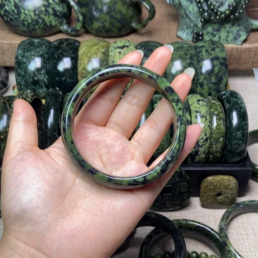 蛇纹石玉未镶嵌颈饰燕***7