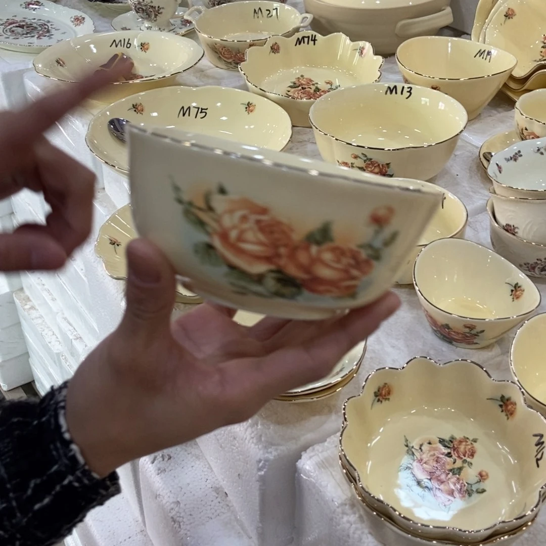 星博陶瓷………………。11