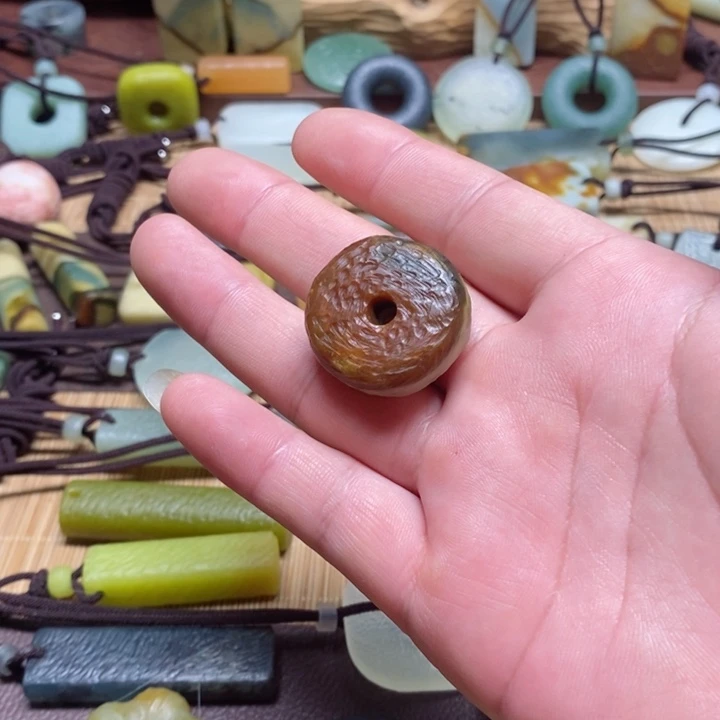 蛇纹石玉挂件未镶嵌闲**记